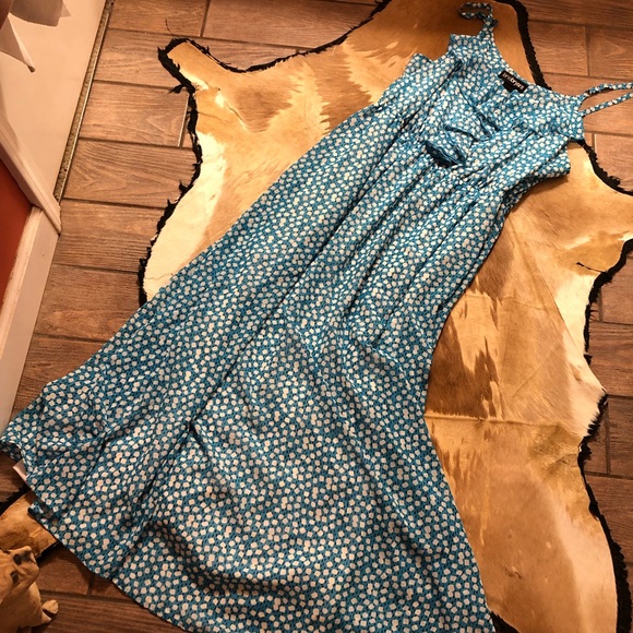Lane Bryant Dresses & Skirts - Lane Bryant 18/20 maxi dress 🌈